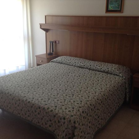 Hotel Helvetia ايراكليا ماري المظهر الخارجي الصورة